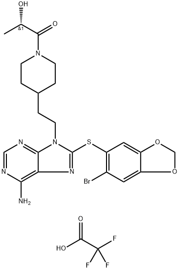 (S)-1-(4-(2-(6-aMino-8-(6-broMobenzo[d][1,3]dioxol-5-ylthio)-9H-purin-9-yl)ethyl)piperidin-1-yl)-2-hydroxypropan-1-one trifluoroacetate Struktur