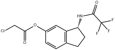 Acetic acid, 2-chloro-, (3R)-2,3-dihydro-3-[(2,2,2-trifluoroacetyl)amino]-1H-inden-5-yl ester Struktur