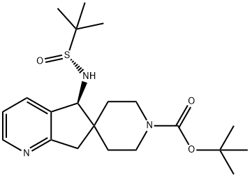 Spiro[6H-cyclopenta[b]pyridine-6,4'-piperidine]-1'-carboxylic acid, 5-[[(R)-(1,1-dimethylethyl)sulfinyl]amino]-5,7-dihydro-, 1,1-dimethylethyl ester, (5S)- Struktur
