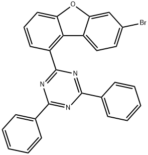 2-(7-Bromo-1-dibenzofurany)-4,6-dipehnyl-1,3,5-Triazine Struktur
