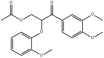 3-(3,4-ジメトキシフェニル)-2-(o-メトキシフェノキシ)-3-オキソプロピルアセタート 化学構造式