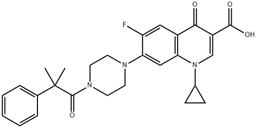 3-Quinolinecarboxylic acid, 1-cyclopropyl-6-fluoro-1,4-dihydro-7-[4-(2-Methyl-1-oxo-2-phenylpropyl)-1-piperazinyl]-4-oxo- Struktur