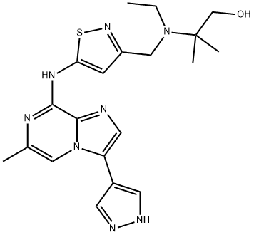 2-(エチル((5-((6-メチル-3-(1H-ピラゾール-4-イル)イミダゾ[1,2-A]ピラジン-8-イル)アミノ)イソチアゾール-3-イル)メチル)アミノ)-2-メチルプロパン-1-オール 化学構造式