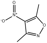 3,5-ジメチル-4-ニトロイソオキサゾール 化学構造式