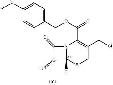 ((6R,7R)-3-(クロロメチル)-2-{[(4-メトキシベンジル)オキシ]カルボニル}-8-オキソ-5-チア-1-アザビシクロ[4.2.0]オクタ-2-エン-7-イル)アンモニウム=クロリド 化学構造式