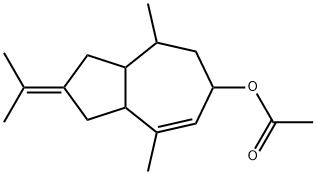 1,2,3,3a,4,5,6,8a-octahydro-2-isopropylidene-4,8-dimethylazulen-6-yl acetate  Struktur