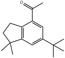 1-[1,1-ジメチル-6-(1,1-ジメチルエチル)-2,3-ジヒドロ-1H-インデン-4-イル]エタノン 化学構造式