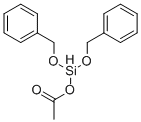 ジベンジルオキシジアセトキシシラン 化学構造式