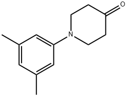 1-(3,5-ジメチルフェニル)ピペリジン-4-オン 化学構造式