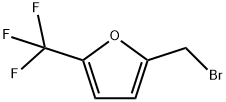 2-(ブロモメチル)-5-(トリフルオロメチル)フラン 化学構造式
