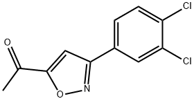 1-[3-(3,4-ジクロロフェニル)イソオキサゾール-5-イル]エタン-1-オン 化学構造式