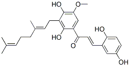 (E)-3-(2,5-ジヒドロキシフェニル)-1-[3-[(2E)-3,7-ジメチル-2,6-オクタジエニル]-2,4-ジヒドロキシ-5-メトキシフェニル]-2-プロペン-1-オン 化学構造式