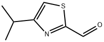4-イソプロピル-1,3-チアゾール-2-カルブアルデヒド 化学構造式