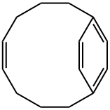(E)-ビシクロ[8.2.2]テトラデカ-5,10,12(1),13-テトラエン 化学構造式