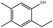 2-エチル-4,5-ジメチルフェノール 化学構造式