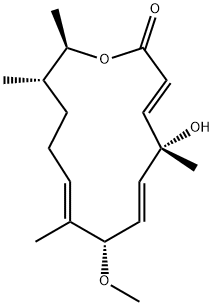(5R,8S,13S,14R)-5-ヒドロキシ-8-メトキシ-5,9,13,14-テトラメチルオキサシクロテトラデカ-3,6,9-トリエン-2-オン 化学構造式
