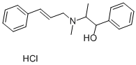 rac-(R*)-α-[(R*)-1-[(シンナミル)メチルアミノ]エチル]ベンジルアルコール·塩酸塩 化学構造式