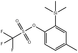 トリフルオロメタンスルホン酸4-メチル-2-(トリメチルシリル)フェニル 化学構造式