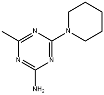 4-メチル-6-(1-ピペリジニル)-1,3,5-トリアジン-2-アミン 化学構造式