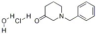 1-ベンジルピペリジン-3-オン塩酸塩水和物 化学構造式
