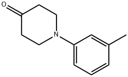 1-(3-メチルフェニル)ピペリジン-4-オン 化学構造式
