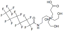 N-(2-カルボキシラトエチル)-N,N-ビス(2-ヒドロキシエチル)-3-[(2,2,3,3,4,4,5,5,6,6,7,7,8,8,8-ペンタデカフルオロ-1-オキソオクチル)アミノ]-1-プロパンアミニウム 化学構造式