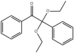 1,2-ジフェニル-2,2-ジエトキシエタン-1-オン 化学構造式