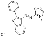 3-メチル-2-[(1-メチル-2-フェニル-1H-インドール-3-イル)アゾ]チアゾール-3-イウム·クロリド 化学構造式