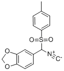 5-[イソシアノ(トルエン-4-スルホニル)メチル]-1,3-ベンゾジオキソール 化学構造式