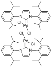ジクロロ(ジ‐Μ‐クロロ)ビス[1,3‐ビス(2,6‐ジイソプロピルフェニル)イミダゾール‐2‐イリデン]ジパラジウム(II) 化学構造式