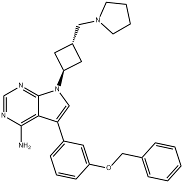 5-(3-Benzyloxyphenyl)-7-[trans-3-[(pyrrolidin-1-yl)methyl]cyclobutyl]-7H-pyrrolo[2,3-d]pyrimidin-4-amine 化学構造式