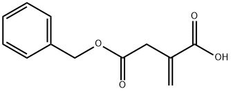 2-[2-(ベンジルオキシ)-2-オキソエチル]アクリル酸 化学構造式