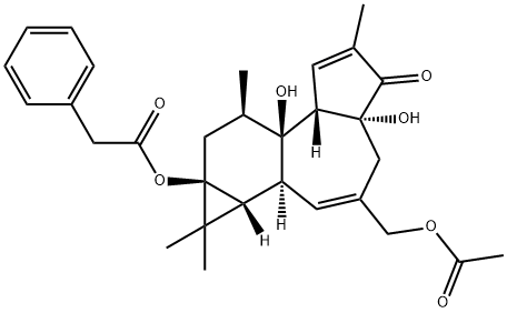(1aR)-3-(アセチルオキシメチル)-1,1aα,1bβ,4,4a,7aα,7b,8,9,9a-デカヒドロ-4aβ,7bα-ジヒドロキシ-1,1,6,8α-テトラメチル-9aα-[(フェニルアセチル)オキシ]-5H-シクロプロパ[3,4]ベンゾ[1,2-e]アズレン-5-オン 化学構造式