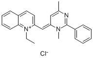 2-[(3,6-ジメチル-2-フェニルピリミジン-4(3H)-イリデン)メチル]-1-エチルキノリニウム·クロリド 化学構造式
