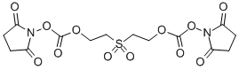 1,1'-[スルホニルビス(2,1-エタンジイルオキシカルボニルオキシ)]ビス(2,5-ピロリジンジオン) 化学構造式