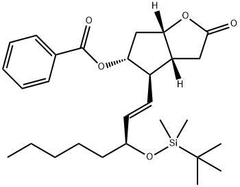 2H-Cyclopenta[b]furan-2-one, 5-(benzoyloxy)-4-[(1E,3S)-3-[[(1,1-diMethylethyl)diMethylsilyl]oxy]-1-octe nyl]hexahydro-, (3aR,4R,5R,6aS)- Struktur