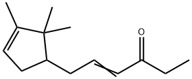 6-(2,2,3-trimethylcyclopent-3-en-1-yl)hex-4-en-3-one Struktur