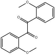 1,2-ビス(o-メトキシフェニル)エタンジオン 化学構造式