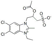 1-[2-(acetoxy)-3-sulphonatopropyl]-5,6-dichloro-3-ethyl-2-methyl-1H-benzimidazolium 结构式