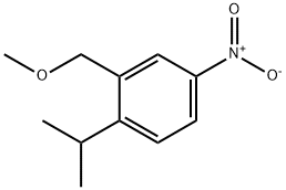1-isopropyl-2-(methoxymethyl)-4-nitrobenzene Struktur