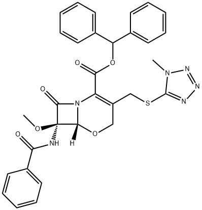(6R,7R)-7-(苯甲酰基氨基)-7-甲氧基-3-[[(1-甲基-1H-四氮唑-5-基)硫基]甲基]-8-氧代-5-氧杂-1-氮杂双环[4.2.0]辛-2-烯-2-甲酸二苯甲酯 结构式