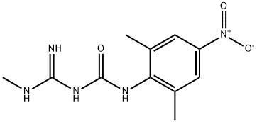 N-(2,6-ジメチル-4-ニトロフェニル)-N'-[イミノ(メチルアミノ)メチル]尿素 化学構造式