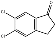 5,6-ジクロロ-2,3-ジヒドロ-1H-インデン-1-オン 化学構造式