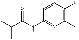 N-(5-ブロモ-6-メチル-2-ピリジニル)-2-メチルプロパンアミド 化学構造式