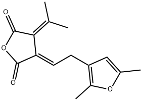 3-[(E)-2-(2,5-ジメチルフラン-3-イル)エチリデン]ジヒドロ-4-(1-メチルエチリデン)-2,5-フランジオン 化学構造式
