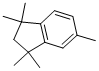 2,3-ジヒドロ-1,1,3,3,5-ペンタメチル-1H-インデン 化学構造式