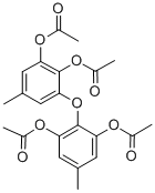 1,2-Benzenediol, 3-(2,6-bis(acetyloxy)-4-methylphenoxy)-5-methyl-, dia cetate Struktur
