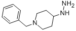4-ヒドラジノ-1-(フェニルメチル)ピペリジン・2塩酸塩 化学構造式