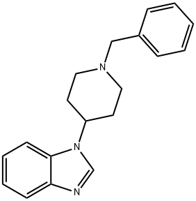 1-[1-(フェニルメチル)-4-ピペリジニル]-1H-ベンゾイミダゾール 化学構造式