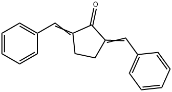 2,5-ジベンジリデンシクロペンタノン 化学構造式